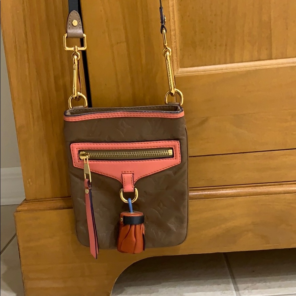 💯 AUTHENTIC LOUIS VUITTON CROSSBODY 👜